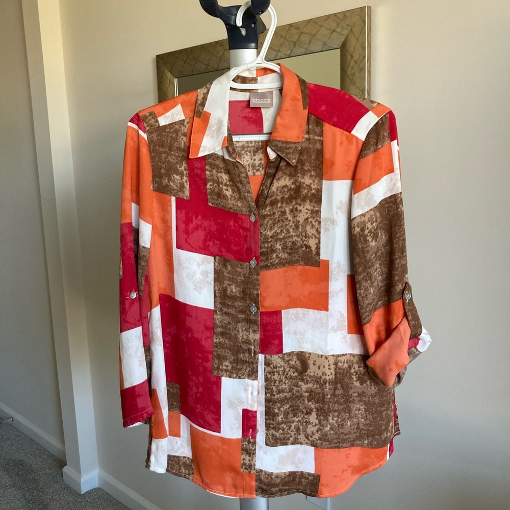 CHICOS Multicolored 3/4 sleeves blouse. EUC